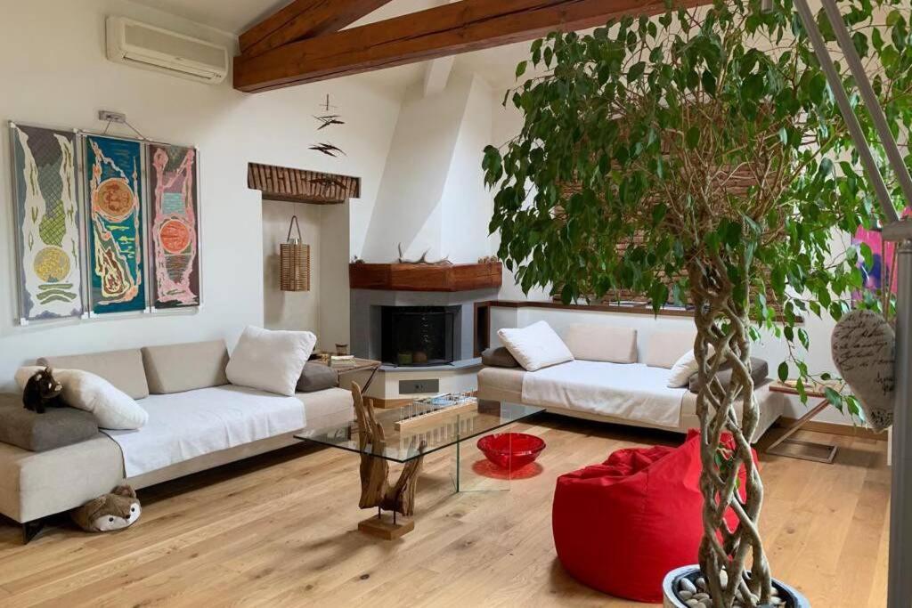 The Cherry Garden House Loft Lusso Apartment บรูนาเต ภายนอก รูปภาพ